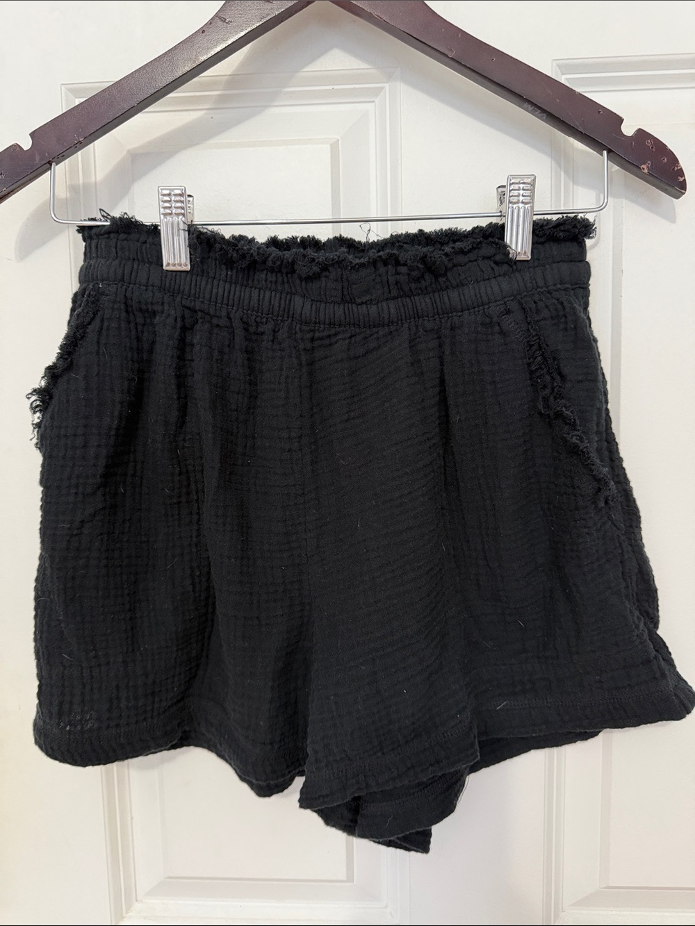 aerie Black Frayed Elastic-Waist Athletic Shorts size small cotton casual shorts